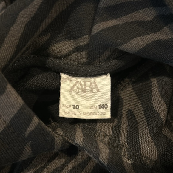 Zara Girls Hoodie - Picture 3 of 4